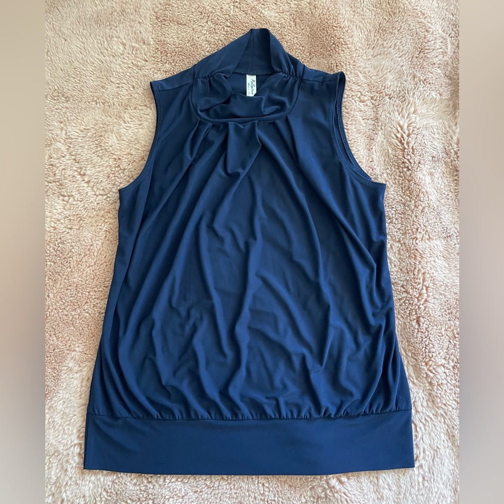 Formal sleevless blouse